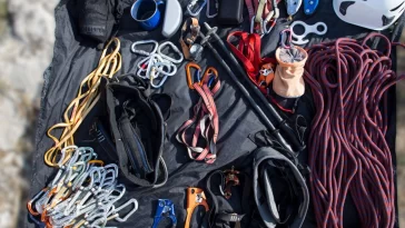 7 Rock Climbing Gear For Beginners: Ultimate Starter Guide